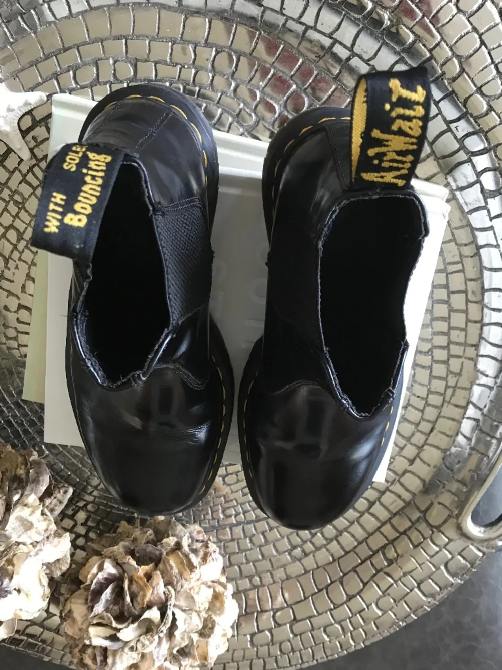 DR. MARTENS 2976 BLACK CHELSEA PLATFORM BOOTS